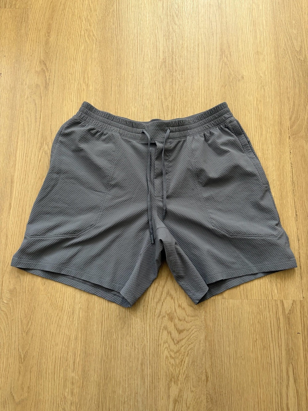 lululemon athletica License to Train Linerless 7” Textured Men's Shorts - Grey